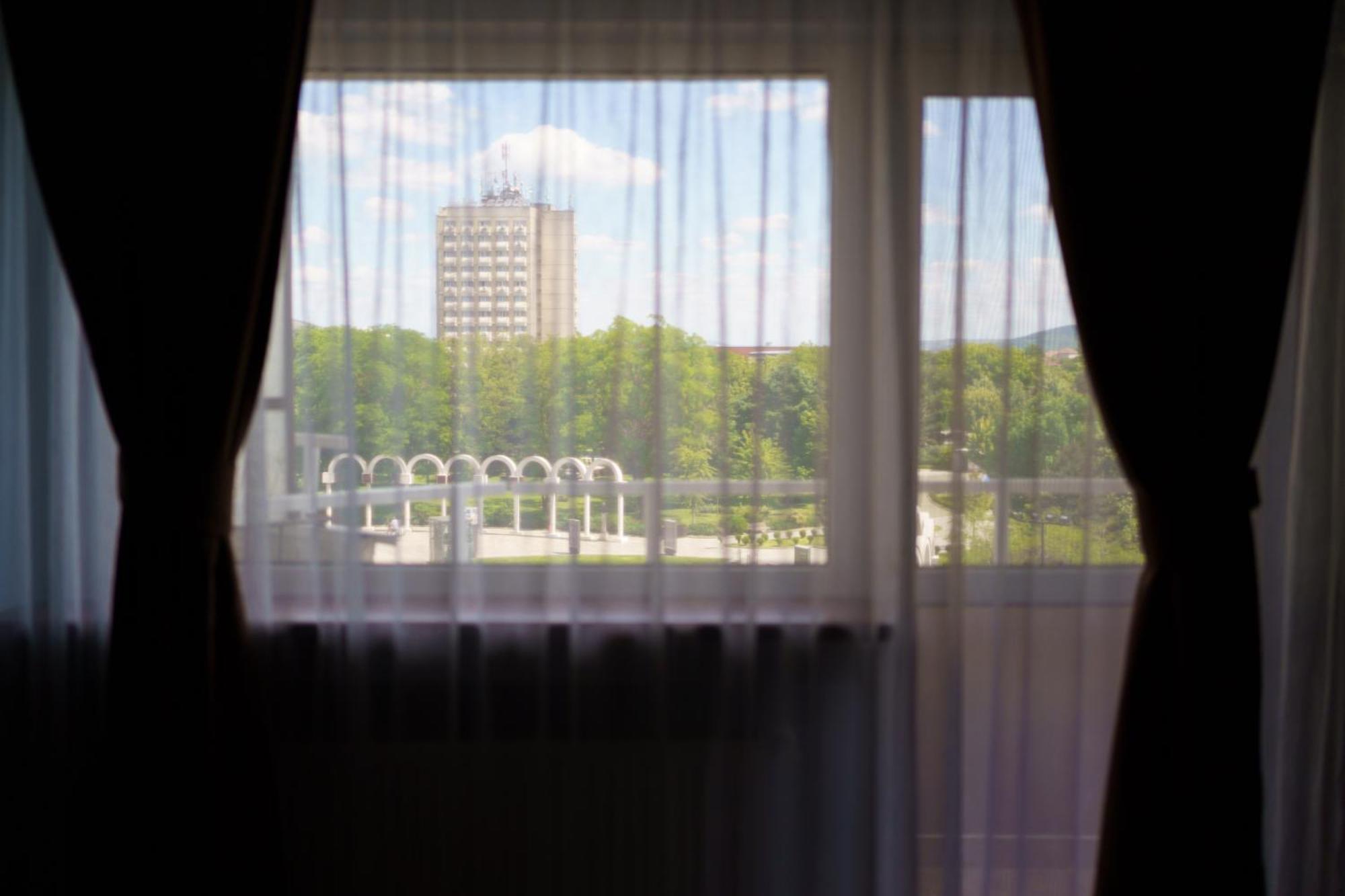 Pasiro Aparthotel Alba Iulia Exterior foto
